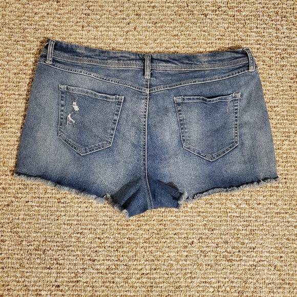 Women's Lauren Conrad Jean Shorts - Picture 2 of 3